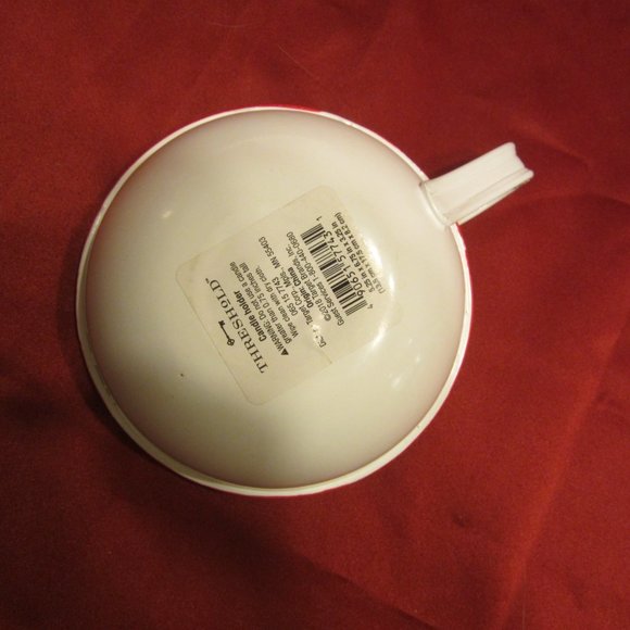 ENAMEL CHRISTMAS DINING SET, 10 ITEMS, PLATES W/CANDLES TO MATCH - Picture 5 of 8